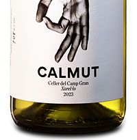 20240422_BotellaCalmut_CampGranVilafrancaDelPenedes_7500513 -fondGris_sinFondo.jpg